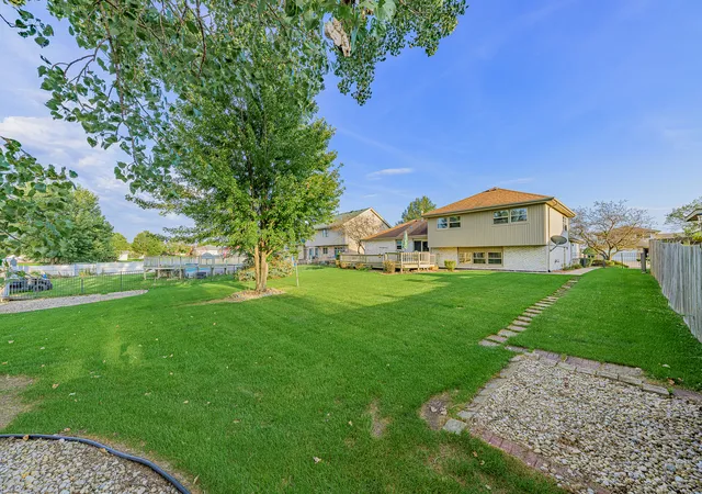 Photo 17 of Single family home for sale at 7502 W Lakeside Dr, Frankfort, IL 60423 | MLS# 12750061 | Listing updated on 2026-09-08