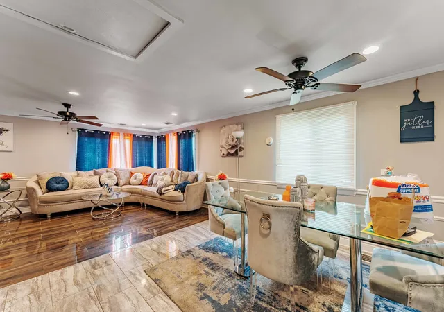 Photo 4 of Single family home for sale at 5037 Elm Cir Dr, Oak Lawn, IL 60453 | MLS# 12750067 | Listing updated on 2026-10-06