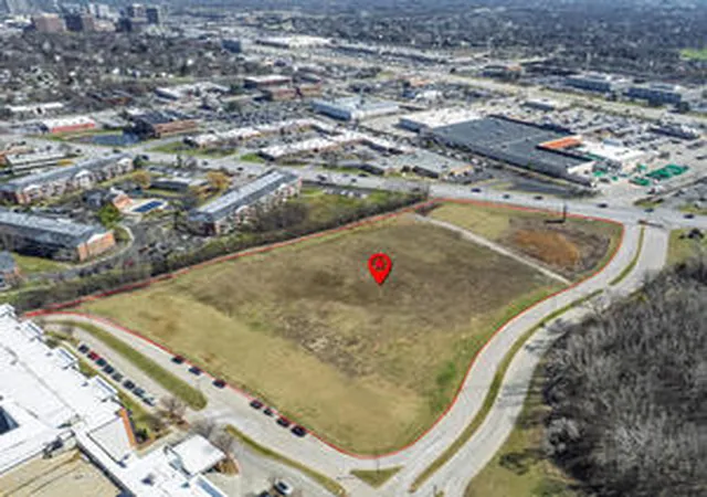 Photo 3 of Land for sale at 1s625 Oakbrook Lake, Oak Brook, IL 60523 | MLS# 12750079 | Listing updated on 2026-09-08