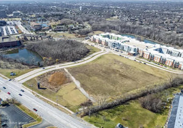 Photo 4 of Land for sale at 1s625 Oakbrook Lake, Oak Brook, IL 60523 | MLS# 12750079 | Listing updated on 2026-09-08