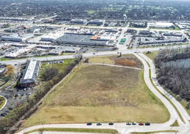 Photo 8 of Land for sale at 1s625 Oakbrook Lake, Oak Brook, IL 60523 | MLS# 12750079 | Listing updated on 2026-09-02