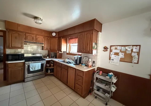 Photo 2 of Single family home for sale at 7917 S Tripp Ave, Chicago, IL 60652 | MLS# 12750105 | Listing updated on 2026-09-06