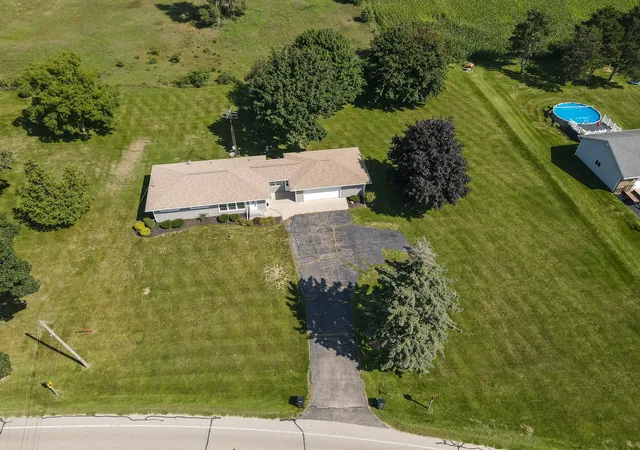Photo 2 of Single family home for sale at 37310 87th Street, Burlington, WI 53105 | MLS# 12750193 | Listing updated on 2026-09-08