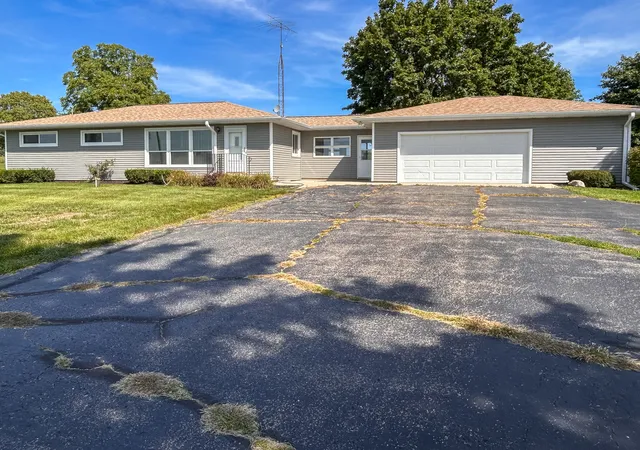 Photo 2 of Single family home for sale at 37310 87th Street, Burlington, WI 53105 | MLS# 12750193 | Listing updated on 2026-09-08