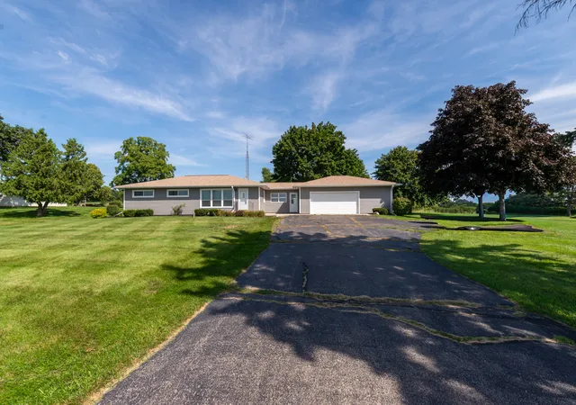 Photo 3 of Single family home for sale at 37310 87th Street, Burlington, WI 53105 | MLS# 12750193 | Listing updated on 2026-09-08