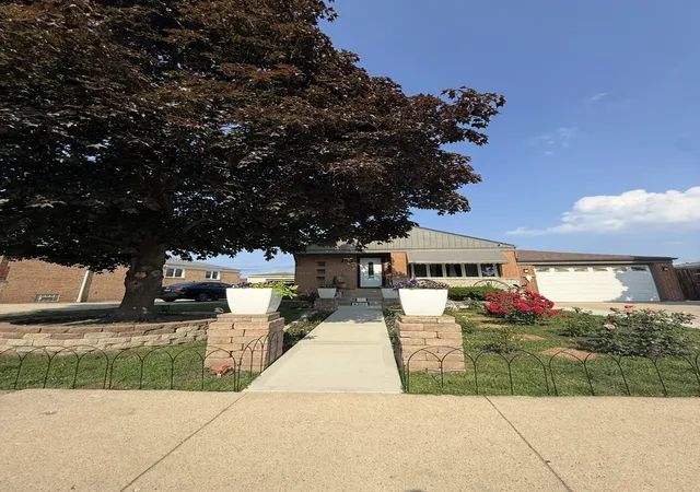 Photo 3 of Single family home for sale at 8207 S Kostner Ave, Chicago, IL 60652 | MLS# 12750209 | Listing updated on 2026-09-08