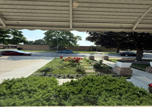 Photo 4 of Single family home for sale at 8207 S Kostner Ave, Chicago, IL 60652 | MLS# 12750209 | Listing updated on 2026-09-08