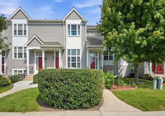 Photo 1 of Townhouse for sale at 2917 Shelly Ln #2917, Aurora, IL 60504 | MLS# 12750212 | Listing updated on 2026-09-08