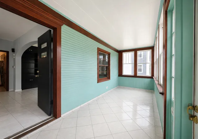 Photo 2 of Single family home for sale at 506 Barrett St, Elgin, IL 60120 | MLS# 12750216 | Listing updated on 2026-10-02