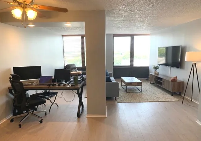 Photo 4 of Condo for sale at 5320 N Sheridan Rd #611, Chicago, IL 60640 | MLS# 12750237 | Listing updated on 2026-09-27