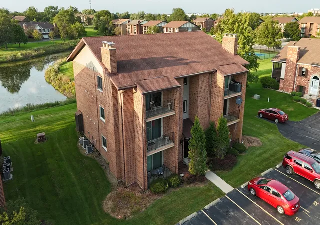 Photo 1 of Condo for sale at 9900 Treetop Dr #2E, Orland Park, IL 60462 | MLS# 12750274 | Listing updated on 2026-09-08