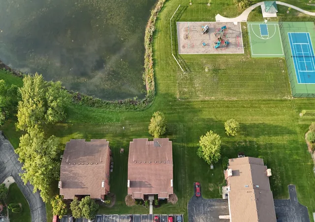 Photo 3 of Condo for sale at 9900 Treetop Dr #2E, Orland Park, IL 60462 | MLS# 12750274 | Listing updated on 2026-09-08