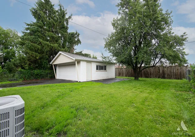 Photo 3 of Single family home for sale at 6127 W 79th Place, Burbank, IL 60459 | MLS# 12750342 | Listing updated on 2026-09-09