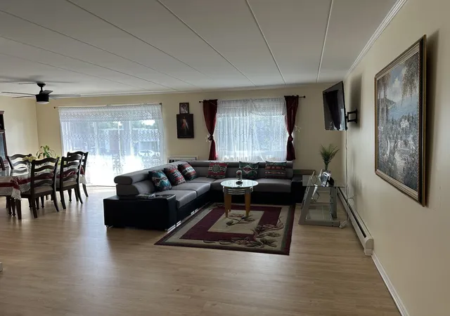 Photo 4 of Condo for sale at 1033 Busse Hwy #2A, Park Ridge, IL 60068 | MLS# 12750348 | Listing updated on 2026-09-05