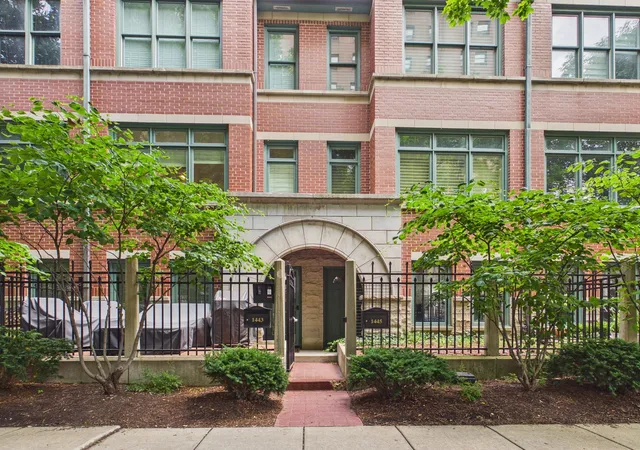 Townhouse for sale at 1445 S Indiana Ave, Chicago, IL 60605 | MLS# 12750392