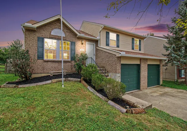 Photo 1 of Single family home for sale at 2704 Berwood Ln, Hebron, KY 41048 | MLS# 646869 | Listing updated on 2026-10-05