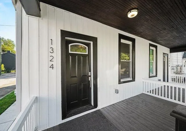 Photo 3 of Single family home for sale at 1324 Scott St, Covington, KY 41011 | MLS# 640292 | Listing updated on 2026-09-23
