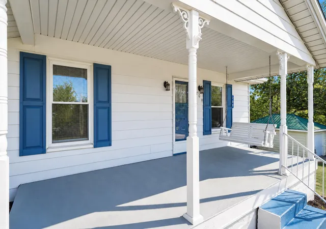 Photo 2 of Single family home for sale at 209 Cynthiana St, Williamstown, KY 41097 | MLS# 647761 | Listing updated on 2026-10-21