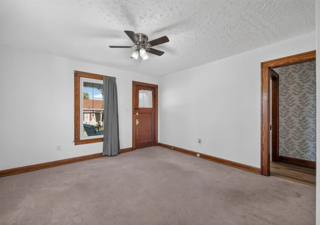 Photo 4 of Single family home for sale at 209 Cynthiana St, Williamstown, KY 41097 | MLS# 647761 | Listing updated on 2026-10-21