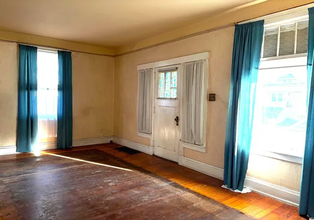 Photo 2 of Sale Pending at 314 Deverill St, Ludlow, KY 41016 | MLS# 645265 | Listing updated on 2026-09-21