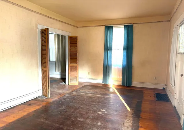 Photo 3 of Sale Pending at 314 Deverill St, Ludlow, KY 41016 | MLS# 645265 | Listing updated on 2026-09-21