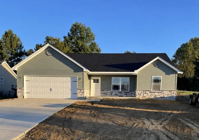 Photo 2 of Single family home for sale at 123 Summerfield Dr, Dry Ridge, KY 41035 | MLS# 645524 | Listing updated on 2026-10-26