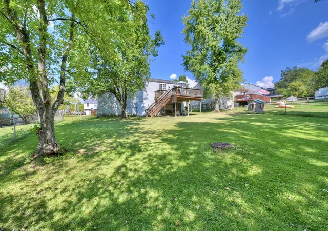 Photo 3 of Sale Pending at 95 Green Hl Dr, Ft Mitchell, KY 41017 | MLS# 646805 | Listing updated on 2026-09-20