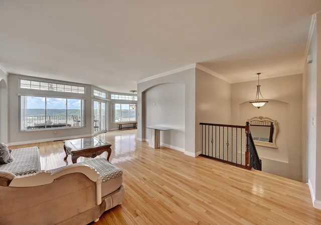 Listing Photo 3 - Condo for sale in building located at 459 Pinnacle Wy, Ludlow, KY 41016