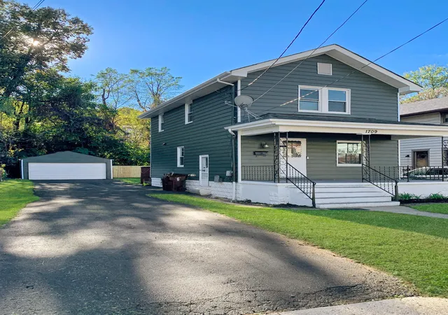 Photo 1 of Single family home for sale at 1709 Euclid Ave, Covington, KY 41014 | MLS# 647678 | Listing updated on 2026-10-21
