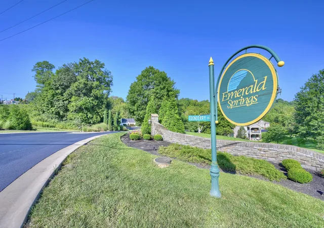 Photo 2 of Condo for sale at 2097 Clareglen Dr #202, Crescent Springs, KY 41017 | MLS# 646889 | Listing updated on 2026-09-27