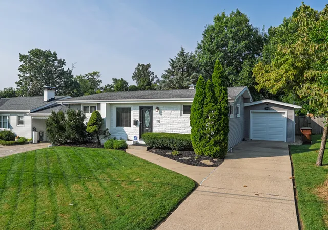 Photo 3 of Single family home for sale at 19 Grand Ave, Florence, KY 41042 | MLS# 646412 | Listing updated on 2026-09-20