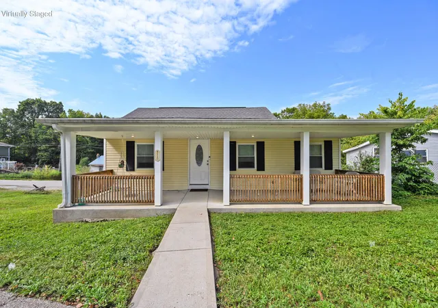 Single family home for sale at 6127 Locust Rd, Covington, KY 41015 | MLS# 646248
