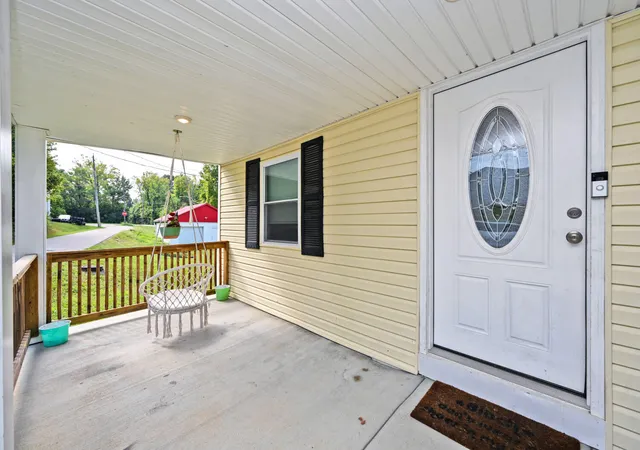 Photo 3 of Single family home for sale at 6127 Locust Rd, Covington, KY 41015 | MLS# 646248 | Listing updated on 2026-09-02