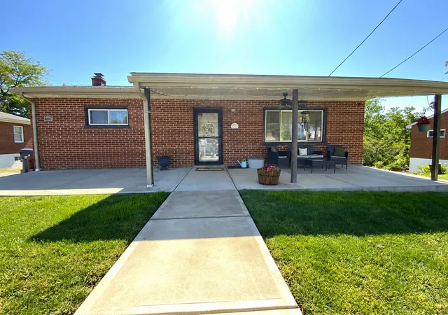 Photo 1 of Single family home for sale at 284 Edwards Ave, Walton, KY 41094 | MLS# 646114 | Listing updated on 2026-09-23