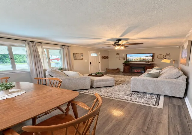 Photo 3 of Single family home for sale at 284 Edwards Ave, Walton, KY 41094 | MLS# 646114 | Listing updated on 2026-09-23