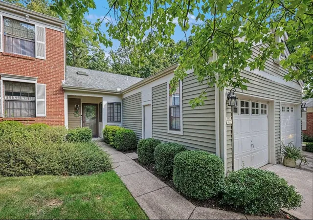 Photo 2 of Sale Pending at 282 Secretariat Ct, Crestview Hills, KY 41017 | MLS# 646264 | Listing updated on 2026-09-04