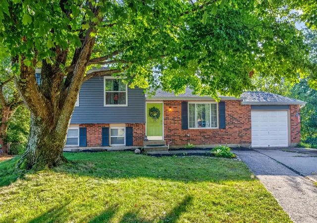 Photo 2 of Single family home for sale at 6194 Ridewood Ct, Burlington, KY 41005 | MLS# 646407 | Listing updated on 2026-09-16