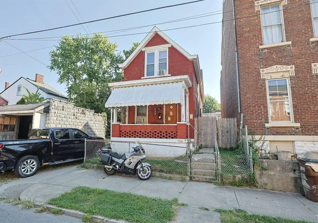 Photo 1 of Single family home for sale at 1550 Eastern Ave, Covington, KY 41014 | MLS# 646318 | Listing updated on 2026-09-05
