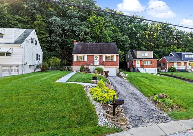 Photo 1 of Single family home for sale at 1166 Waterworks Rd, Newport, KY 41071 | MLS# 646214 | Listing updated on 2026-09-01