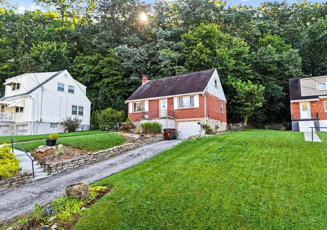 Photo 2 of Single family home for sale at 1166 Waterworks Rd, Newport, KY 41071 | MLS# 646214 | Listing updated on 2026-09-01