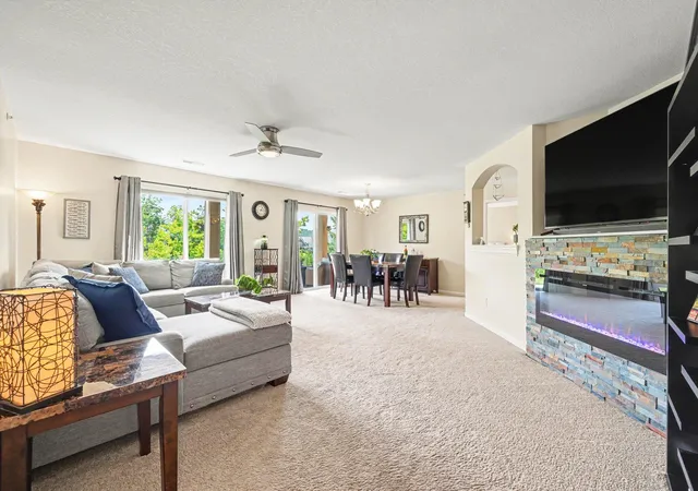 Listing Photo 3 - Condo for sale in building located at 2371 Ambrato Wy, Ft Mitchell, KY 46350