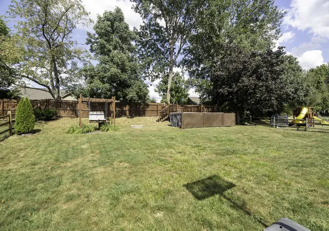 Photo 3 of Single family home for sale at 8442 Woodcreek Dr, Florence, KY 41042 | MLS# 646263 | Listing updated on 2026-09-04