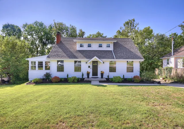 Photo 2 of Sale Pending at 1113 Cecelia Ave, Park Hills, KY 41011 | MLS# 646435 | Listing updated on 2026-09-10