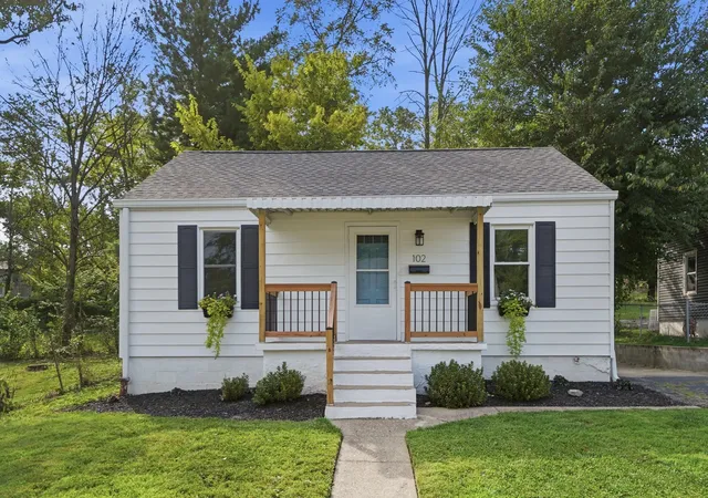 Photo 1 of Single family home for sale at 102 Valley Dr, Florence, KY 41042 | MLS# 646289 | Listing updated on 2026-09-13