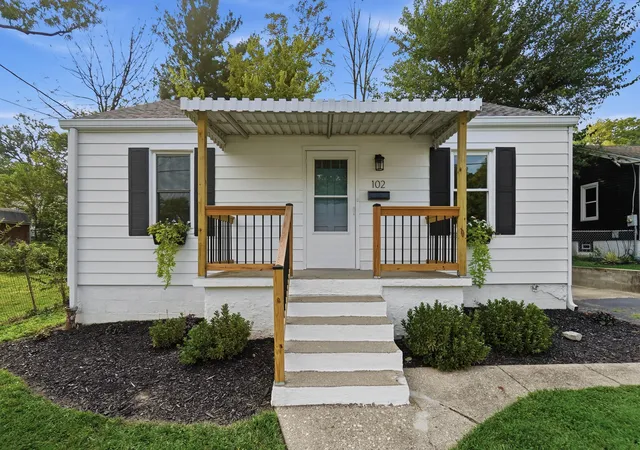 Photo 2 of Single family home for sale at 102 Valley Dr, Florence, KY 41042 | MLS# 646289 | Listing updated on 2026-09-13