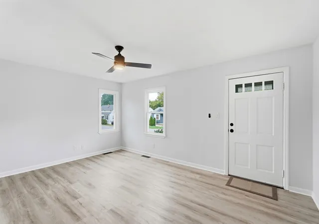 Photo 3 of Single family home for sale at 102 Valley Dr, Florence, KY 41042 | MLS# 646289 | Listing updated on 2026-09-13