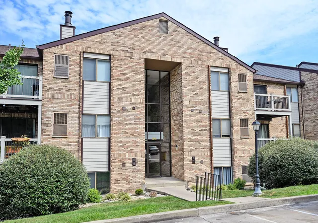 Condo for sale at 56 Woodland Hills Dr #4, Southgate, KY 41071 | MLS# 646294