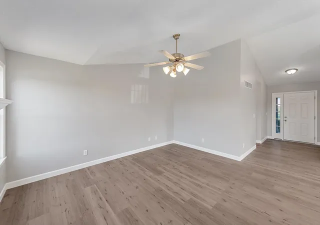 Photo 3 of Single family home for sale at 723 Stevies Trl, Independence, KY 41051 | MLS# 646259 | Listing updated on 2026-09-15