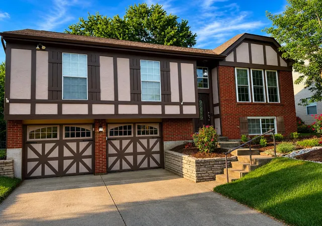 Photo 1 of Single family home for sale at 6855 Vantage Ct, Florence, KY 41042 | MLS# 646309 | Listing updated on 2026-09-17