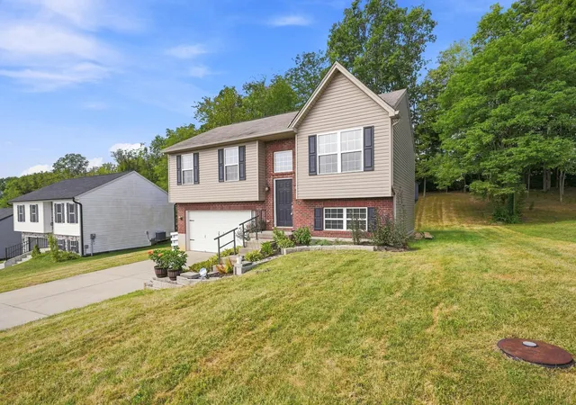 Photo 2 of Sale Pending at 452 Eagle Crk Dr, Dry Ridge, KY 41035 | MLS# 646556 | Listing updated on 2026-09-13